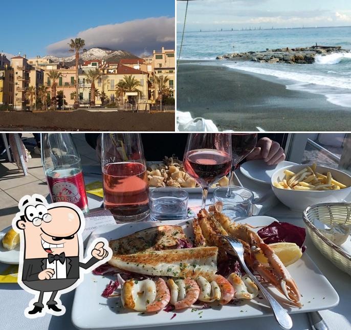 La esterno e cibo del ristorante