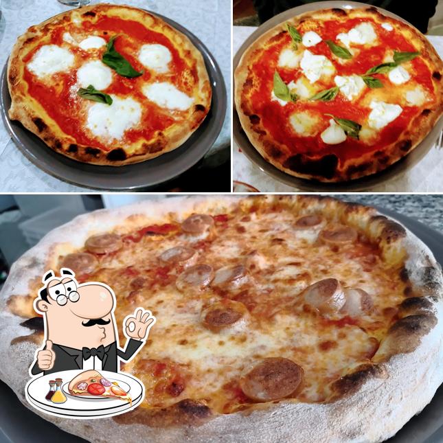 A Civico7 Pizzeria Trattoria, puoi prenderti una bella pizza