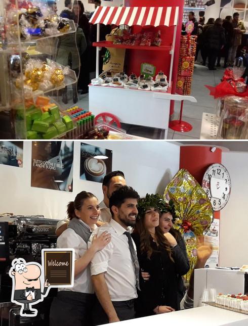 Vedi la immagine di Francis Caffè