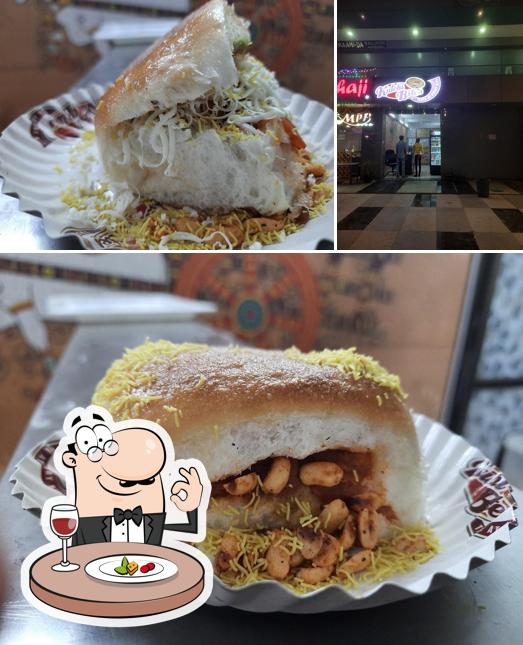 The image of food and interior at Kutchi Bites