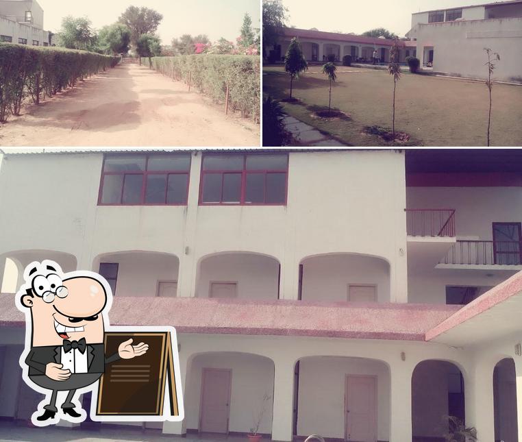 The exterior of KUSHAL SINGH RATHORE RASIDPURA