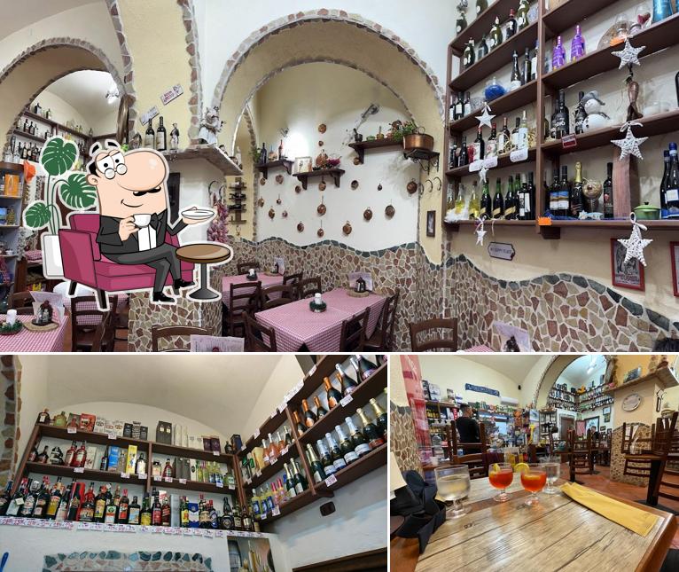 Gli interni di Enoteca e Trattoria La Cantinetta