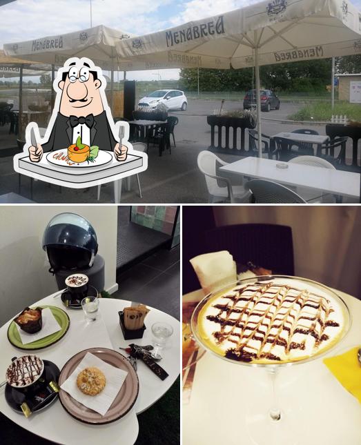 La cibo e interni del ristorante