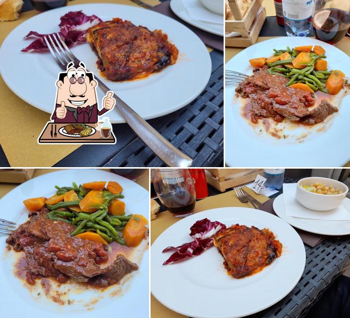Ordina i piatti di carne a Traffic Bar