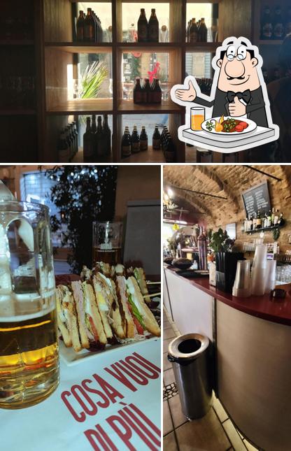 La cibo e interni del ristorante