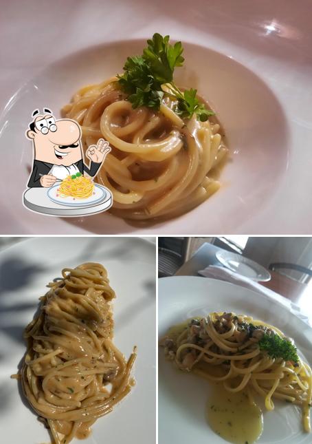 Spaghetti alla carbonara al Baya restaurant