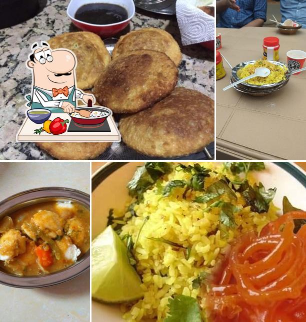 Paella at Shri Pandit Ji Jalpan Grah & Tea-stall