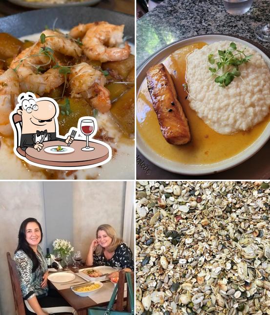 Comida em Restaurante Manjericão