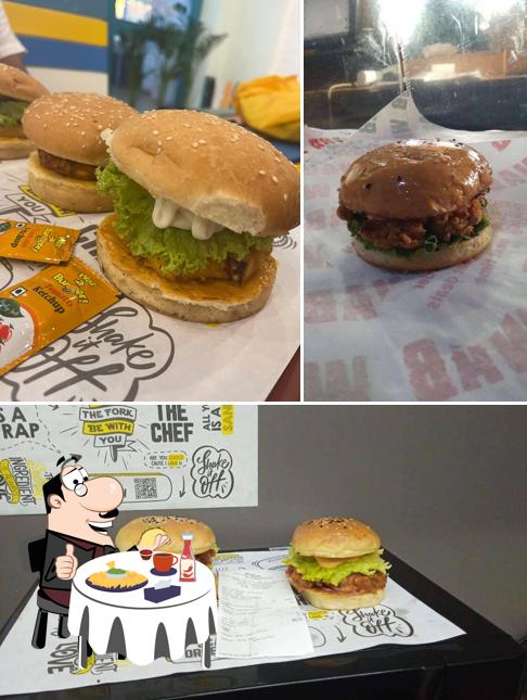 Order a burger at Wat-a-Burger! - India ka Burger