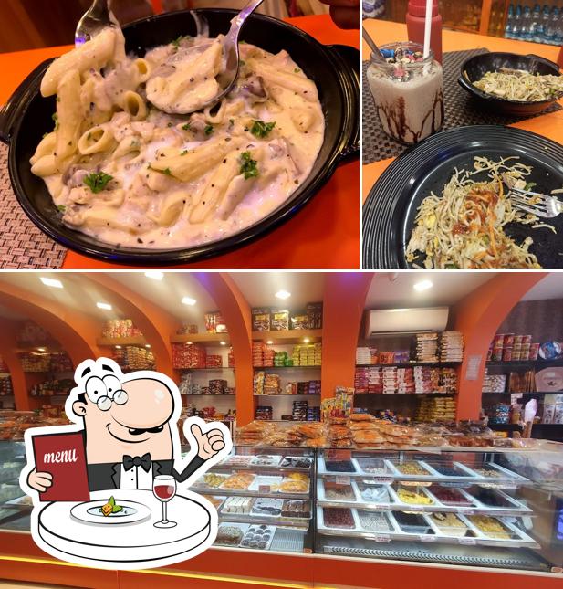 Meals at De Cake World Adoor