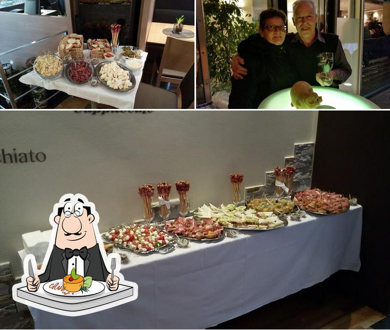 La cibo e interni del ristorante