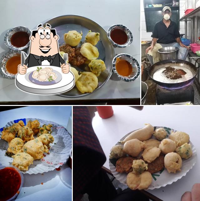 Dumplings at Manhar Bhajiya
