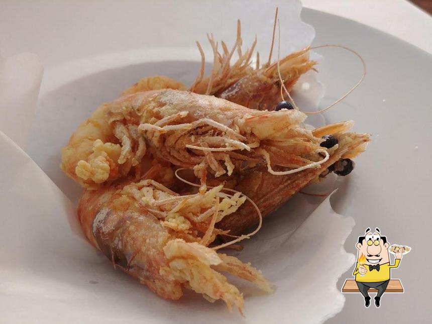 CRISTAL serve un'ampia scelta di pasti di mare