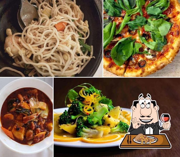 Pick pizza at Chi Na Chi Ni