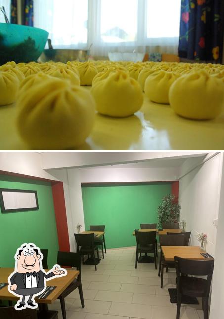 Gli interni di Eat Momo + bubble tea & Delivery & Take Away