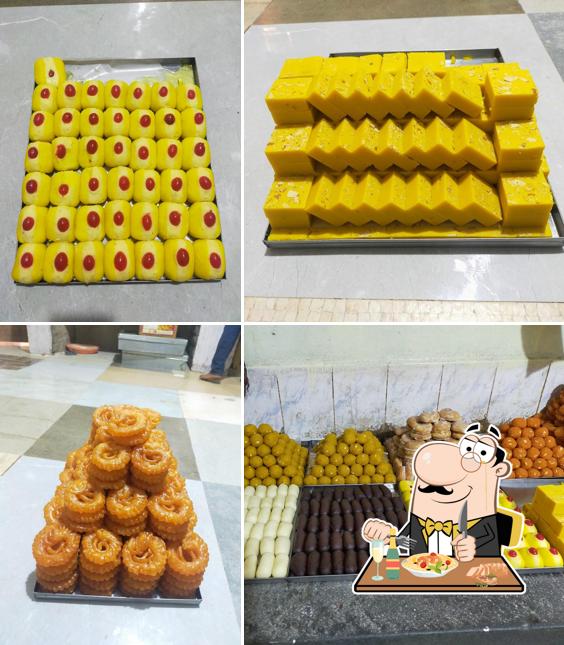 Food at L Mahendran Sri Kamakshi sweets and bakery
