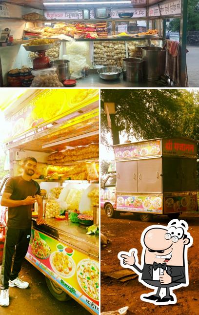 See the pic of SHRI GAJANAN BHEL PAKODI CENTRE