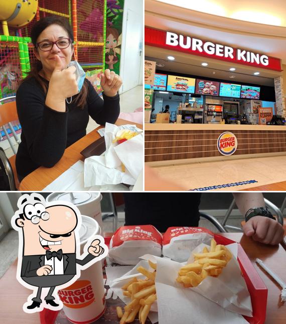 Dai un'occhiata agli interni di Burger King