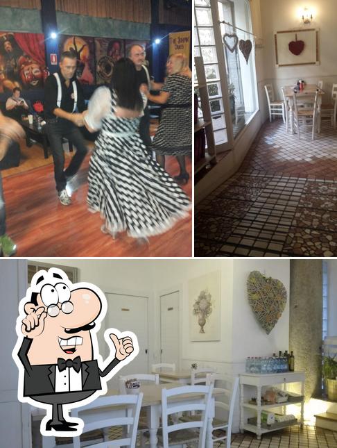 Siediti a un tavolo di Al Vecchio Caffè