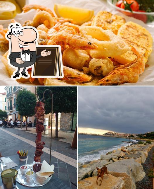 Guarda la foto che raffigura la esterno e cibo di Italo's Trattoria