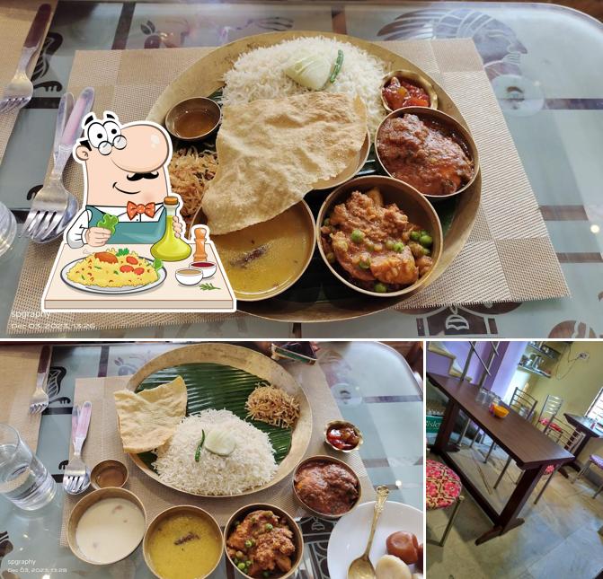 The image of food and interior at Sodepur Food Court