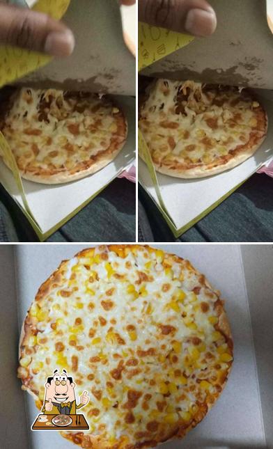 Try out pizza at The House Cafe