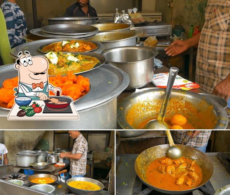 Chicken curry at Aslam Dhaba - Muslim Dhaba