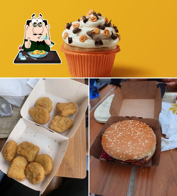 Platti al McDonald's Siracusa Via Professore Lino Romano