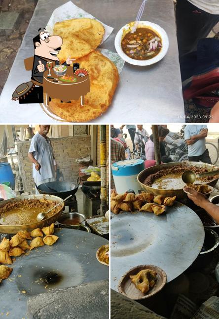 Food at Saini Chole Bhatoore