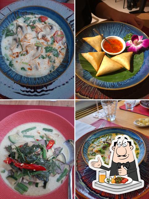 Mu daeng Thai Restaurant Emblem