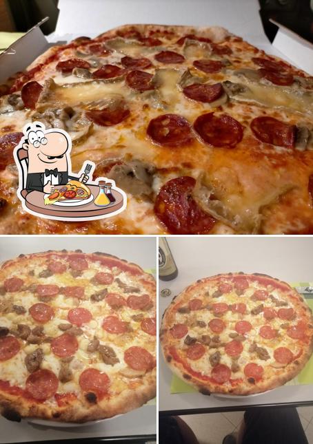 Ordina una pizza a Bar Pizzeria L'Acquario