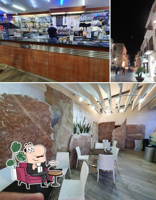 Dai un’occhiata alla immagine che mostra la interni e esterno di Bar Gatta Di Vincenzo Croce