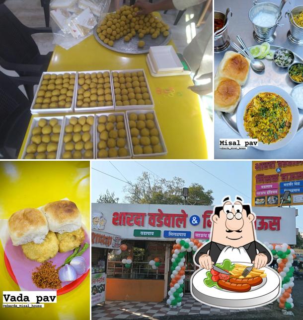 Food at Sharda wadewale and Misal house