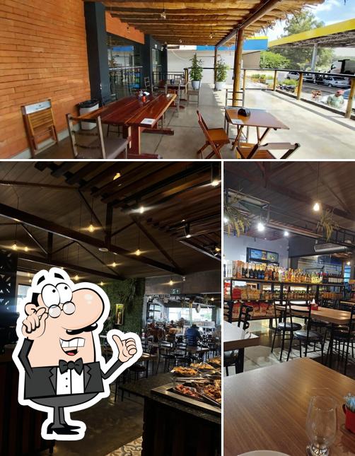 Veja imagens do interior do Restaurante & Churrascaria Carrancas Grill