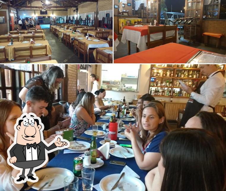 Veja imagens do interior do Choperia Pizzaria Coleginho