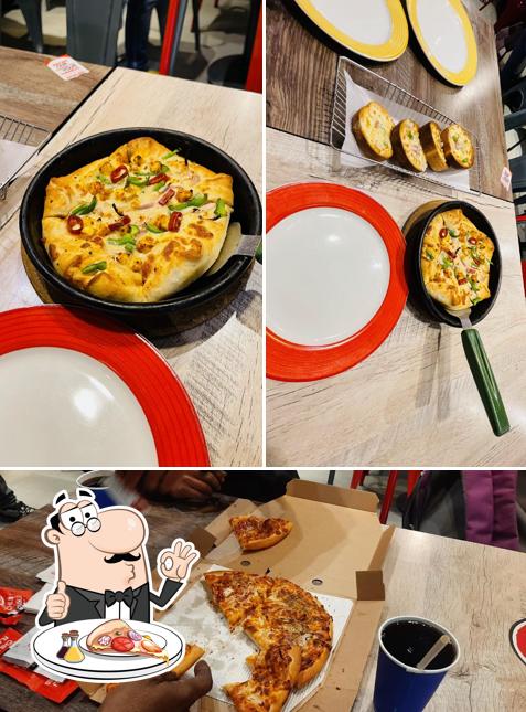 Try out pizza at Pizza Hut MG Mall, Sonipat