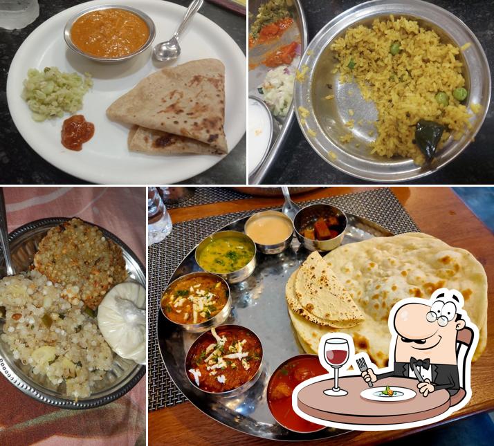 Meals at Mai Marathi Shri Mahalaxmi Mahila Gruh Udhayog
