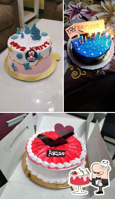 Red velvet cake at Midnight Santa Bakery & Decoration