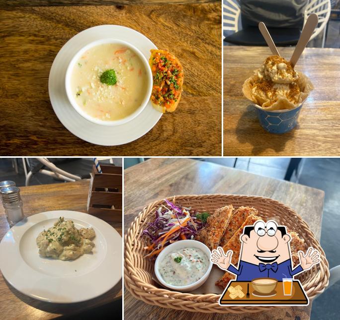 Clam chowder at LaSabroso