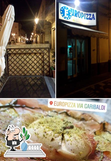 Questa è la foto che raffigura la esterno e cibo di Europizza