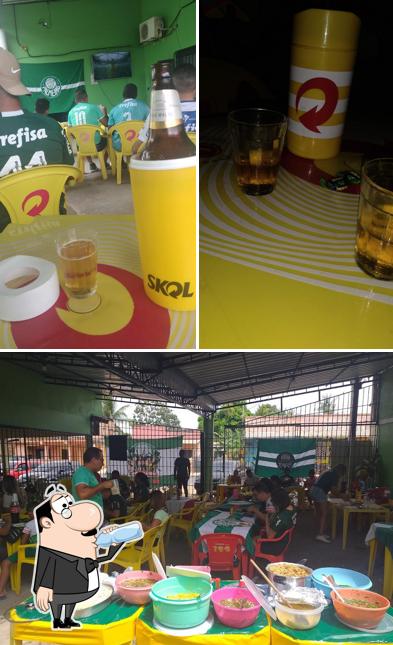 O Deildes Bar se destaca pelo bebida e interior