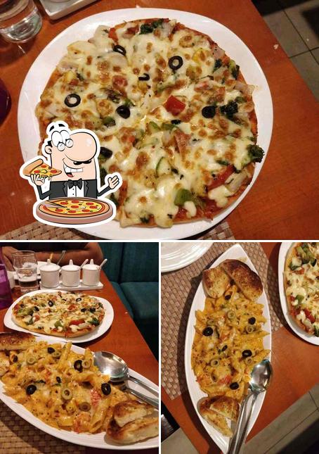 Pick pizza at Aromi Di Italia