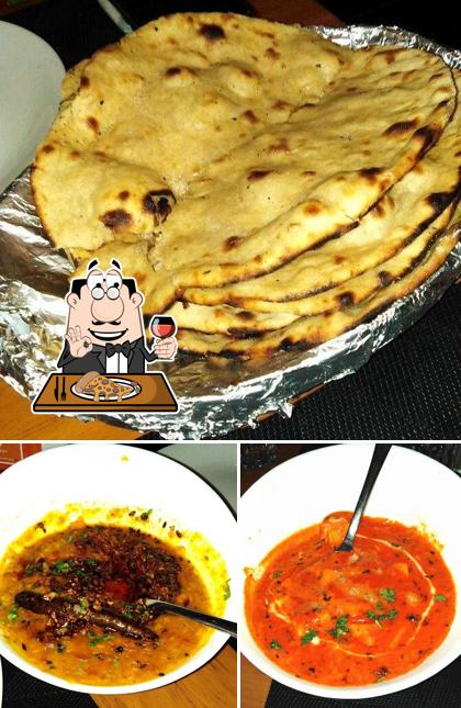 Try out pizza at Cibo Express