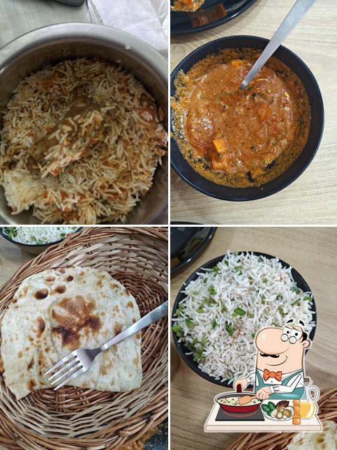 Fried rice at Red Bucket Biryani Amalapuram