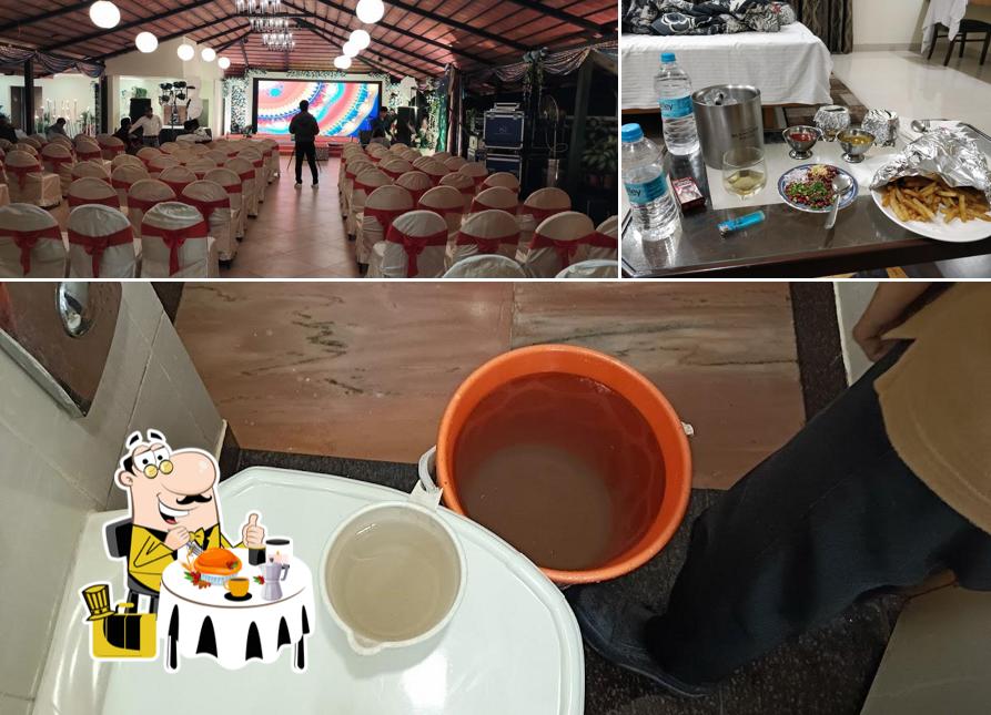 Food at Vishwaratna Hotel