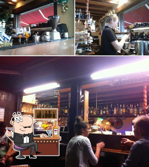 Guarda la foto di Hostaria Al Canton