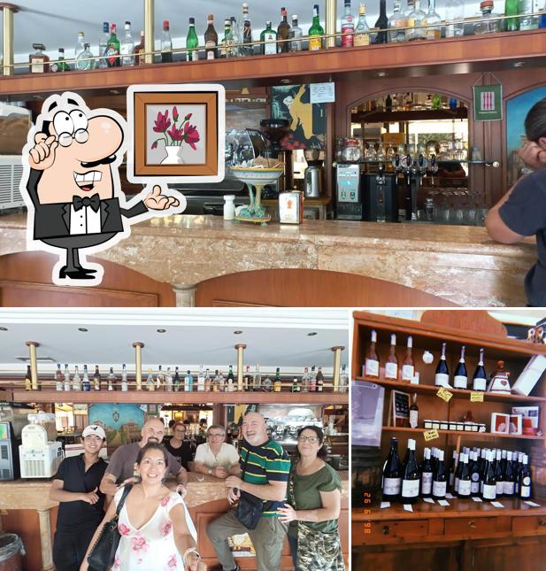 Dai un'occhiata agli interni di Caffè Belloni