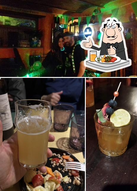 La immagine di cibo e bancone da bar da The Wish Pub