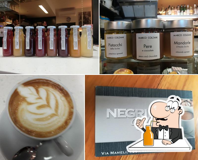 Goditi un drink a Bar Negri Alessandro