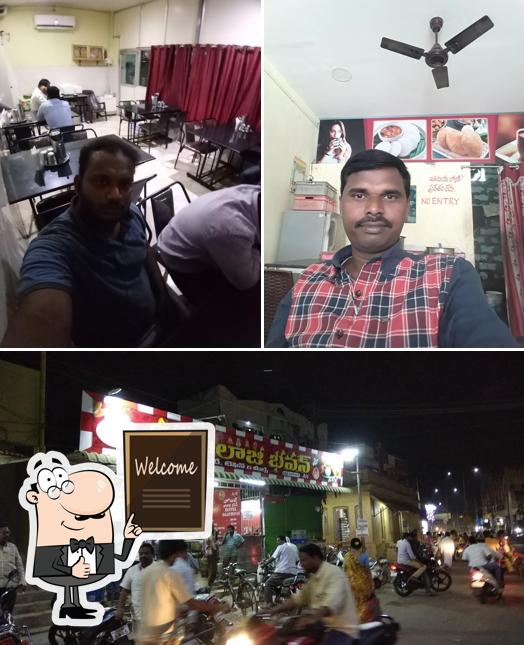 Here's a pic of Hotel Sri Balaji Bhavan